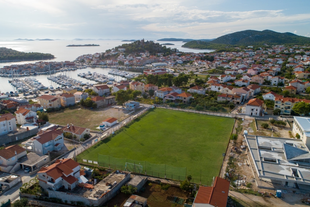 Poznati laureati općine Tribunj za 2023. godinu: Legendarnom napadaču Hajduka Petru Nadovezu, Nagrada za životno djelo posthumno